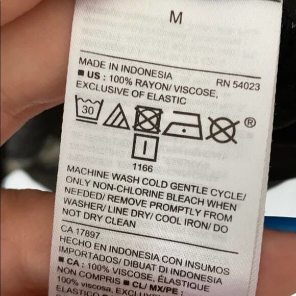 Old Navy Black Ruffled Sleeve Dress - Picture 6 of 7